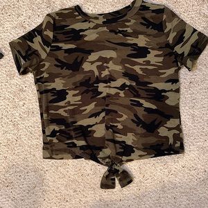 Camo XS Cropped T-shirt!